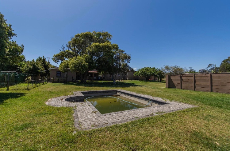 4 Bedroom Property for Sale in Crockarts Hope Eastern Cape